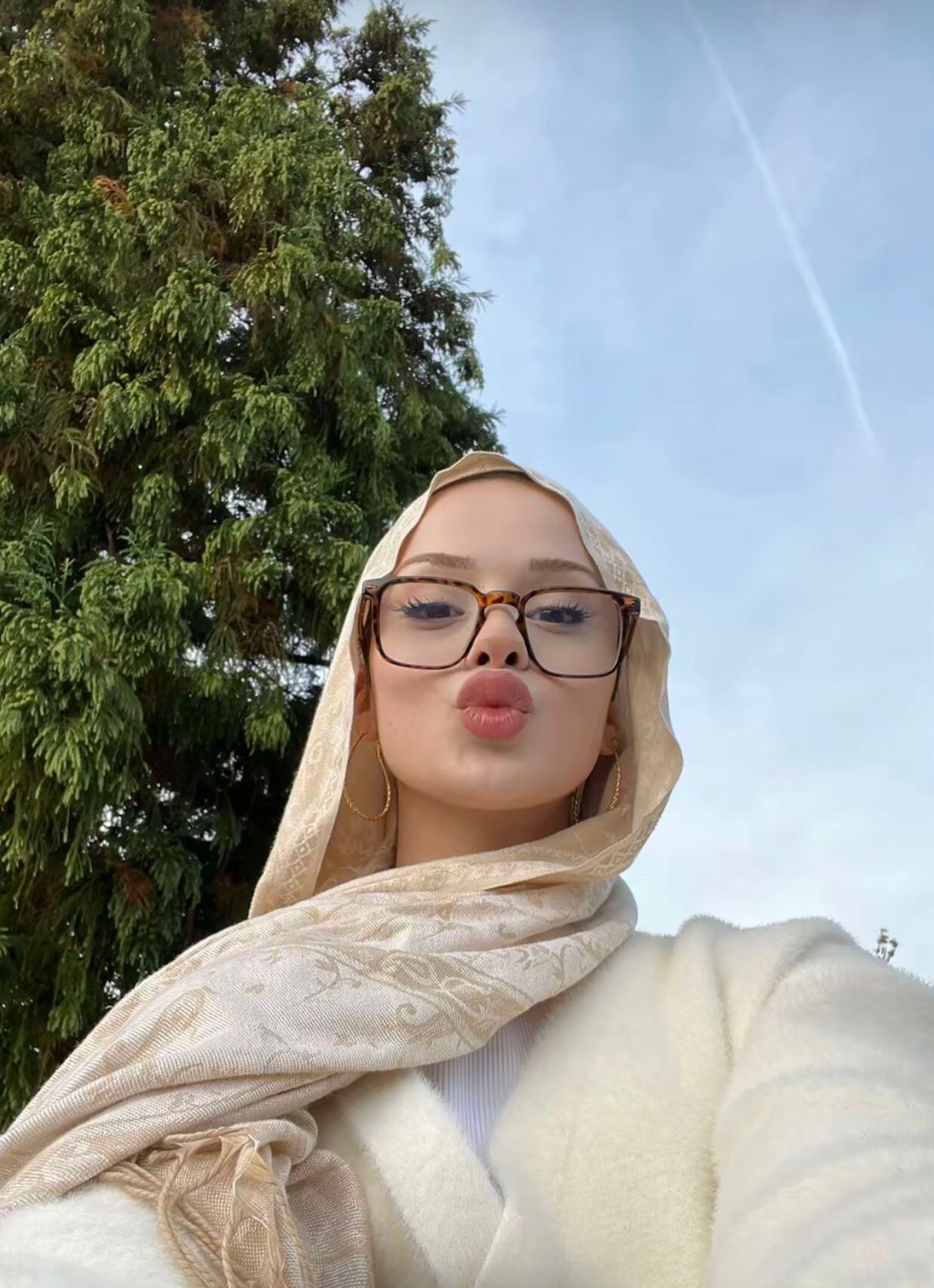 Çevrimli Olgun Escort Açelya